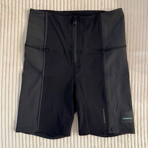 Lululemon Hike to Swim Short 6” in Black/Graphite Grey